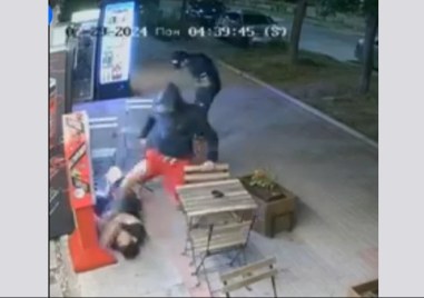 Жена е била брутално пребита от двама 17 годишни в Перник