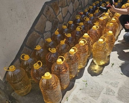 Иззеха над 1400 литра нелегална ракия при проверки по морето