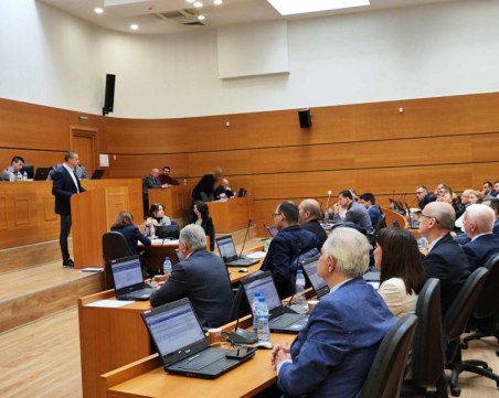Решават дали да вдигат цените на редица услуги и такси в Община Пловдив