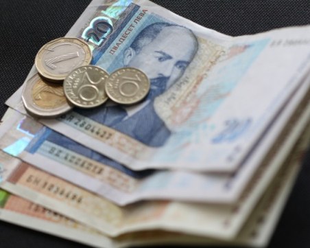 След седмица: Изплащат пенсии и обезщетения за майки