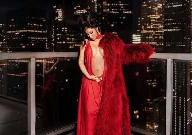 Американската певица Карди Би обяви че е бременна с третото