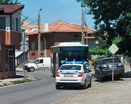 Джип и автобус се блъснаха в квартал „Прослав”