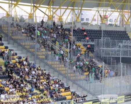 Феновете на Панатинайкос пристигнаха на Колежа