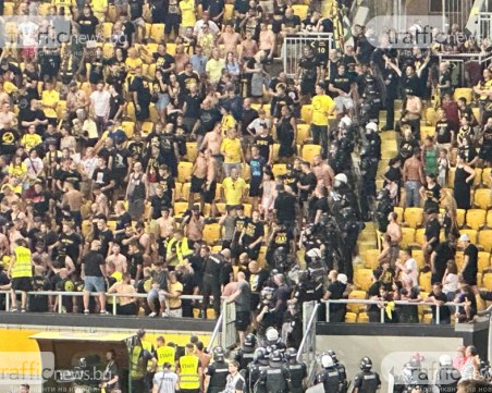 Големи глоби и арести за деветима фенове от сбиването сред бултрасите по време на дербито