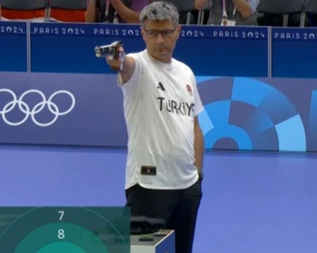 Турският стрелец Юсуф, който е над нещата, стана атракция на Олимпиадата в Париж
