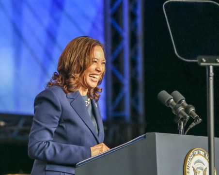 Официално: Камала Харис е кандидат-президентът на демократите