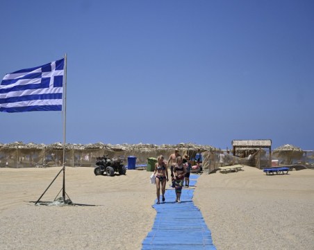 Половината гърци не могат да си позволят почивка това лято