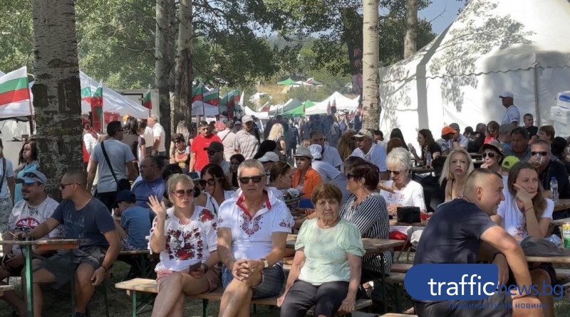 Започна Гайдарското надсвирване в село Гела, хиляди се стичат в Родопите