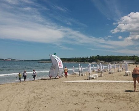 Защо спасители искат плажна полиция по Черноморието?