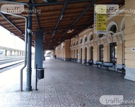 Агресивен мъж наби машинист на влак, след като не успя да се вози без билет