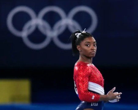 Изненада! Симон Байлс остана без медал на греда на Олимпиадата