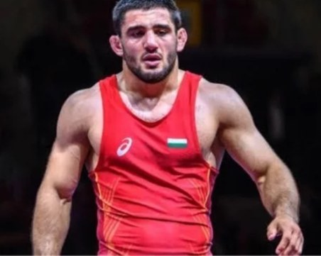 Айк Мнацаканян не успя срещу азер, надява се на репешаж