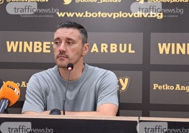 Треньорът на Ботев Душан Керкез говори пред клубната телевизия на