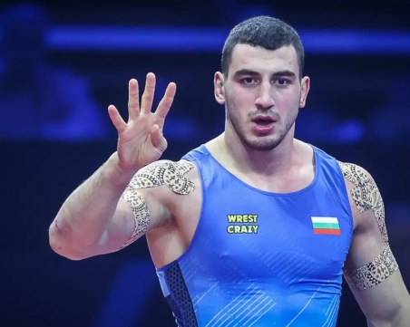 Близко до медал! Семен Новиков записа първа победа за българската борба на Олимпиадата