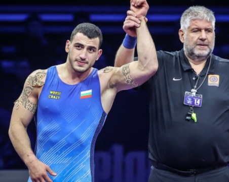 Семен Новиков е на полуфинал в борбата! Може да донесе втори медал за България