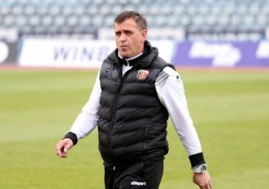 Бившият треньор на ЦСКА и Локомотив Пловдив Бруно Акрапович даде