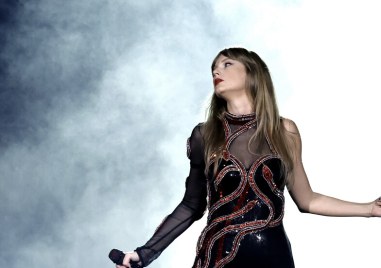 Тийнейджър на 19 е обвинен в заговор за терористична атака на концерт