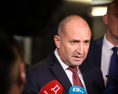 Президентът ще проведе днес консултации за следващия служебен кабинет