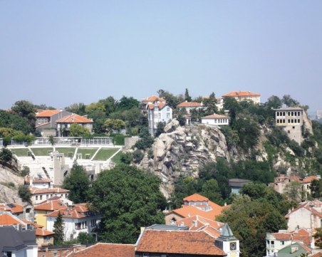 Топъл летен петък в Пловдив, температурите - до 35°