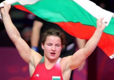 Биляна Дудова започна по отличен начин с победа с 8 3