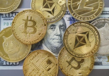 Курсът на биткойна премина за първи път прага от 60