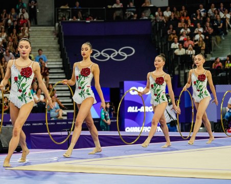 Ансамбълът по художествена гимнастика гони златото на Олимпиадата днес