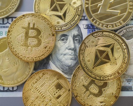 Биткойнът премина прага от 60 000 долара