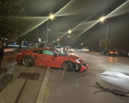 Шофьор размаза поршето си в Студентски град ВИДЕО