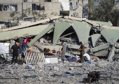 Над 100 палестинци са загинали и десетки са ранени при