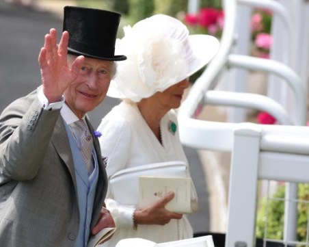 Чарлз III призова за взаимно уважение и разбирателство след расистките бунтове