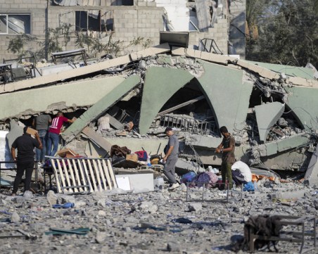 При израелски удар по училище в Газа са загинали над 100 души