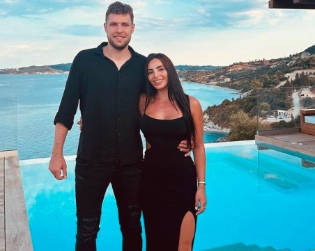 Везенков подкрепи приятелката си Никол на Олимпиадата