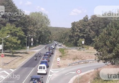 Километрично задръстване на главния път между Созопол и Бургас По