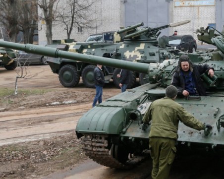 Беларус изпраща танкове към границата с Украйна