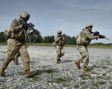 Елитният корпус на Ислямската революция провежда обучения в Западен Иран