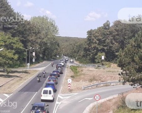 Километрично задръстване на пътя Созопол-Бургас