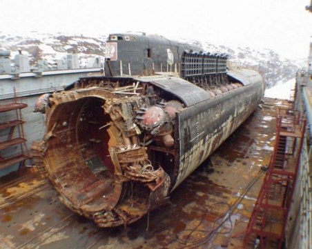 На този ден: 24 години от трагедията с подводницата 