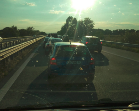 Верижна катастрофа, шест коли се блъснаха на АМ 