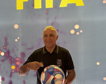 Стоичков прие поканата, започва работа във ФИФА