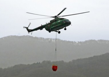 Общо два екипажа от Военновъздушните сили и вертолети Кугър и