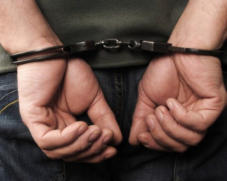 Апаш нахлу в жилище в Пазарджик, удари собственичката и я обра