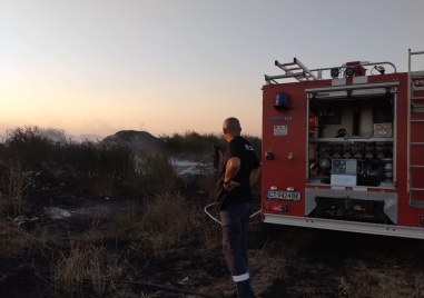 Пожар е възникнал на нерегламентираното сметище на Белозем Сигналът е
