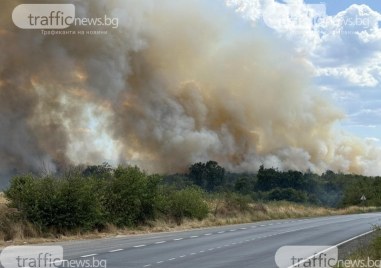 Заради пожар е ограничено движението по пътя София Карлово