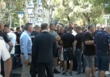 Служители от администрацията на МВР излязоха на протест в подкрепа
