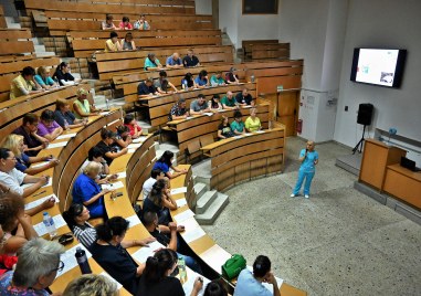 УМБАЛ Свети Георги проведе курс на санитари Целта на обучението