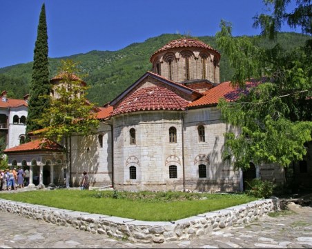 Бачковският манастир отбелязва Голяма Богородица