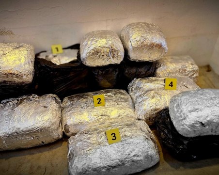 Задържаха канабис за над 1 млн. лева на 