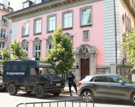 Пускат под гаранция от 50 000 лева задържания за необезпечения кредит от ББР