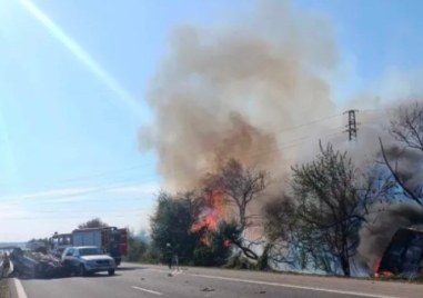 Движението по магистрала Хемус е ограничено в посока София За