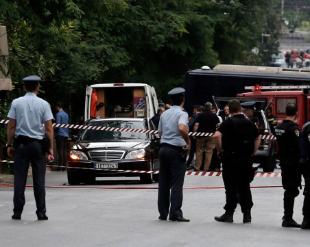 Бой и стрелба между българи в гръцки курорт, прострелян е с опасност за живота